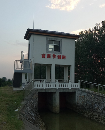 螺桿式閘門啟閉機控制系統(tǒng)